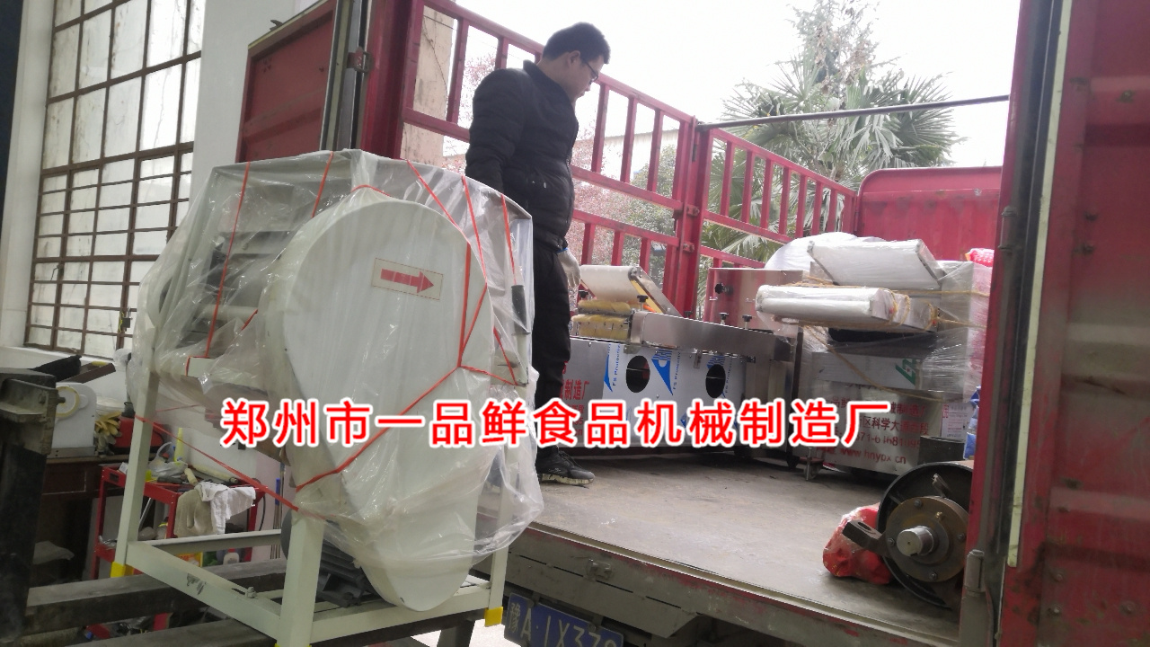 甘肅慶陽客戶訂購的多功能手撕面成型機(jī)發(fā)貨了(圖2) 甘肅慶陽客戶訂購的多功能手撕面成型機(jī)發(fā)貨了(圖2)