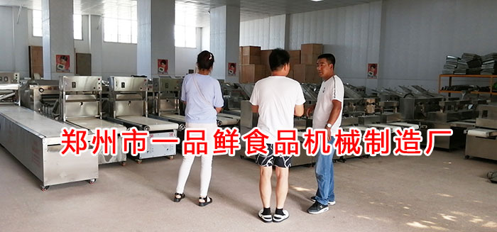 客戶(hù)在一品鮮展廳考察 客戶(hù)在一品鮮展廳考察