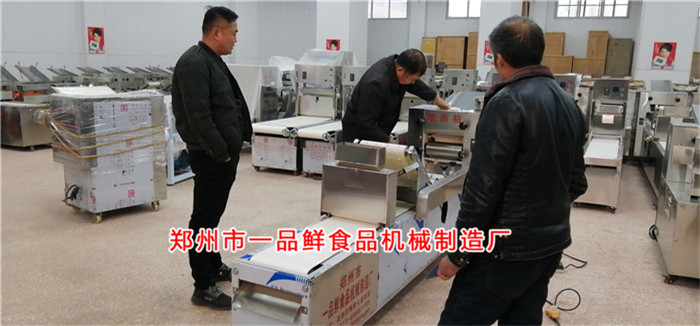 客戶訂購燴面機開始調試 客戶訂購燴面機開始調試