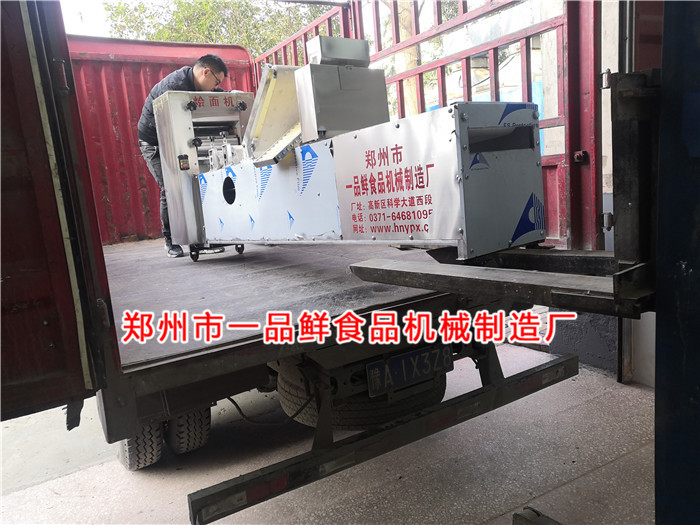 客戶設備裝車完畢即將發(fā)往目的地 客戶設備裝車完畢即將發(fā)往目的地