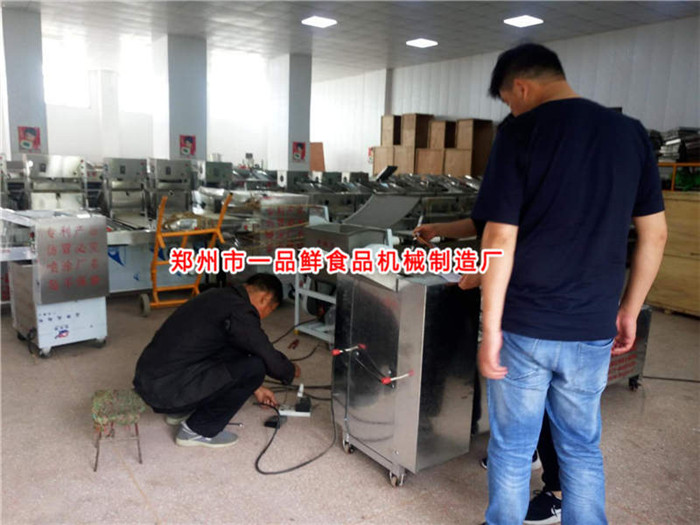 安徽客戶(hù)訂購(gòu)燴面機(jī)開(kāi)始調(diào)試